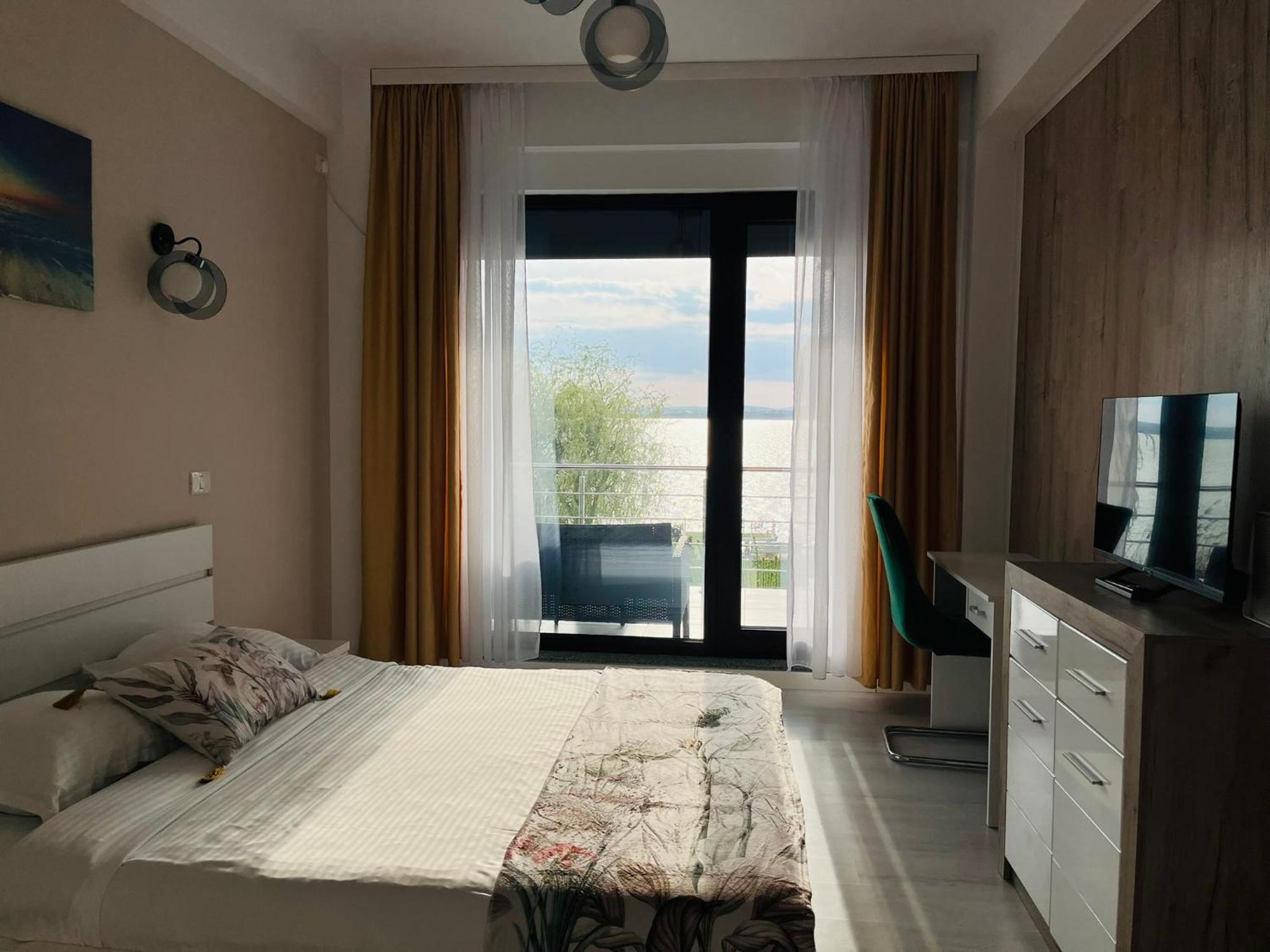 Roapart- Sunset Dream Apartament 2 Dormitoare Vedere Lac Si Parcare 马马亚 外观 照片